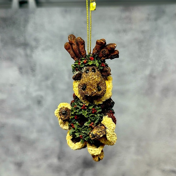 Boyds Bears Other - Boyds Bears & Friends Bearstone mayhem the moose with wreath ornament​​